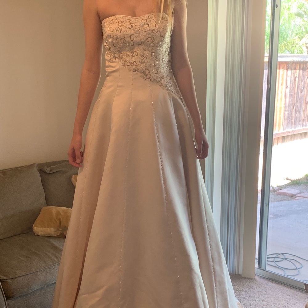 Wedding dress size 5/7 luxury